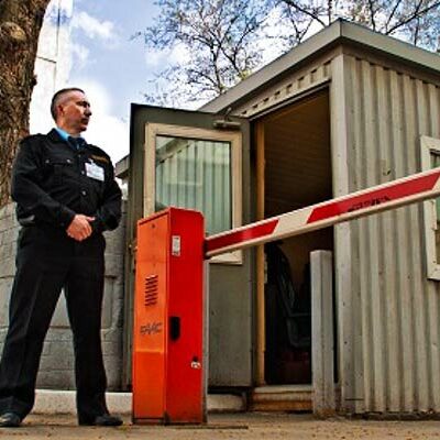 Охранные услуги в Элисте и Калмыкии от компании ООО «ЧОО «ГАРАНТ-К» — Охрана ЧОО «ГАРАНТ-К» ЧОО «ГАРАНТ-К» — Охранные услуги в Элисте и Республике Калмыкия для юридических и физических лиц. Охрана бизнеса. Услуги охраны в Республике Калмыкия